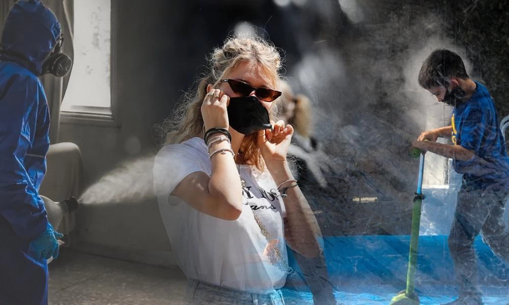 ''Ειδικοί'': ''Ακόμα & να έχετε κάνει το εμβόλιο, αγκαλιές & φιλιά με συγγενείς σε εξωτερικούς χώρους!''